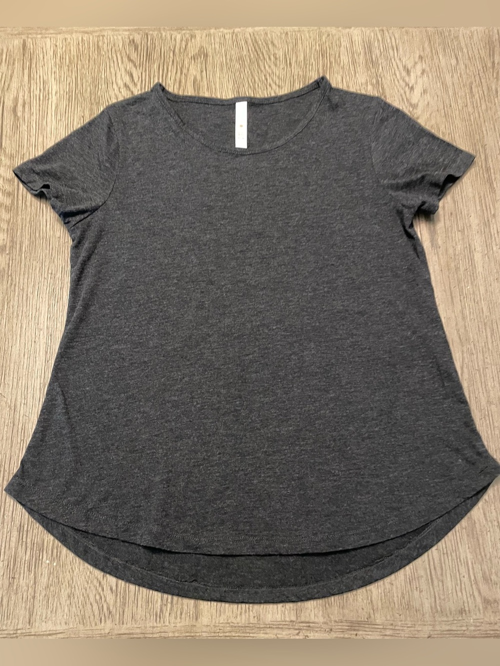 Fornia women’s top, medium, gray, soft